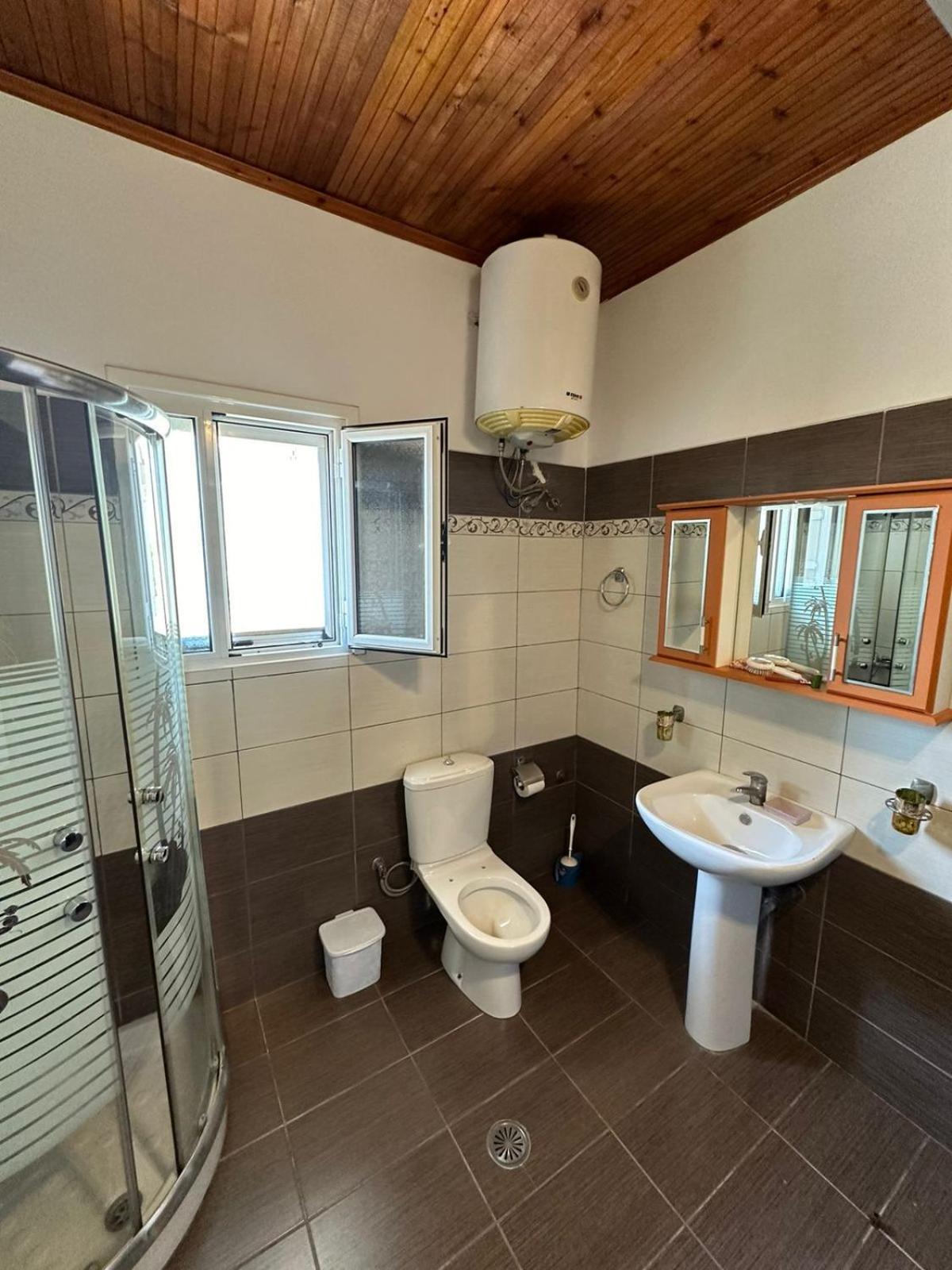 Apartments Berti Sarandë エクステリア 写真
